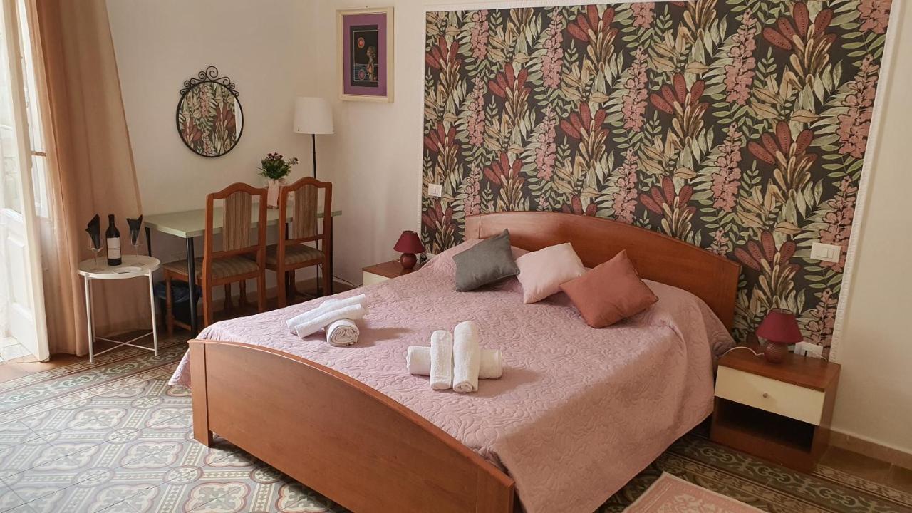 Victoria Suite Casa Vacanza Taranto Exterior photo